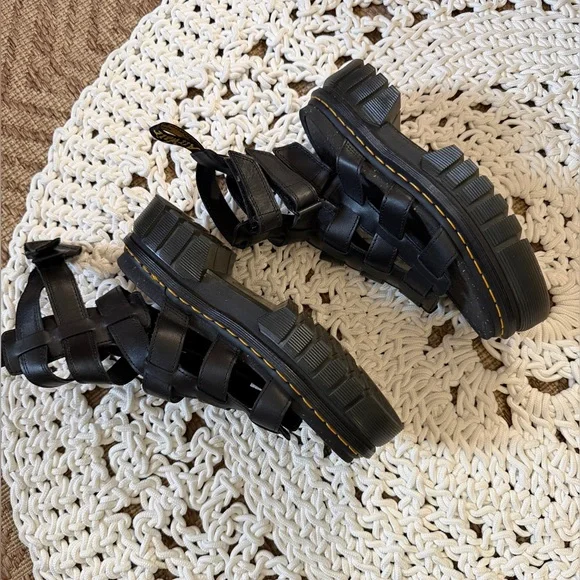 Dr Martens RICKI NAPPA LUX LEATHER PLATFORM GLADIATOR SANDALS - Picture 9 of 15